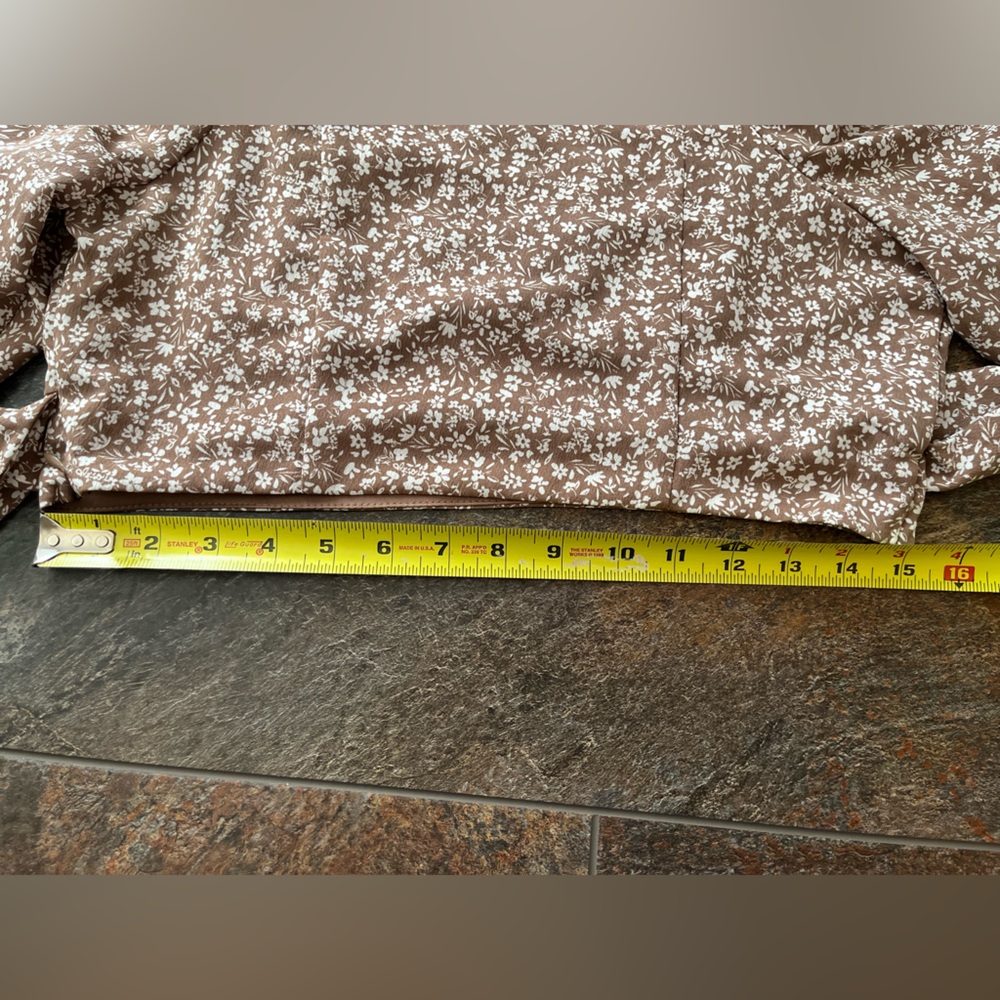 Altar’d State brown floral coquette milk maid puffy long sleeve crop top. Large - Picture 14 of 15